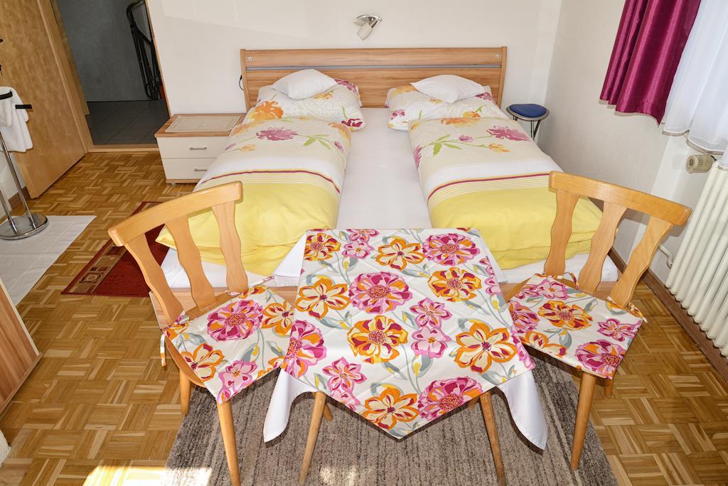 Hotel Haus Gabriela Itter Zimmer foto