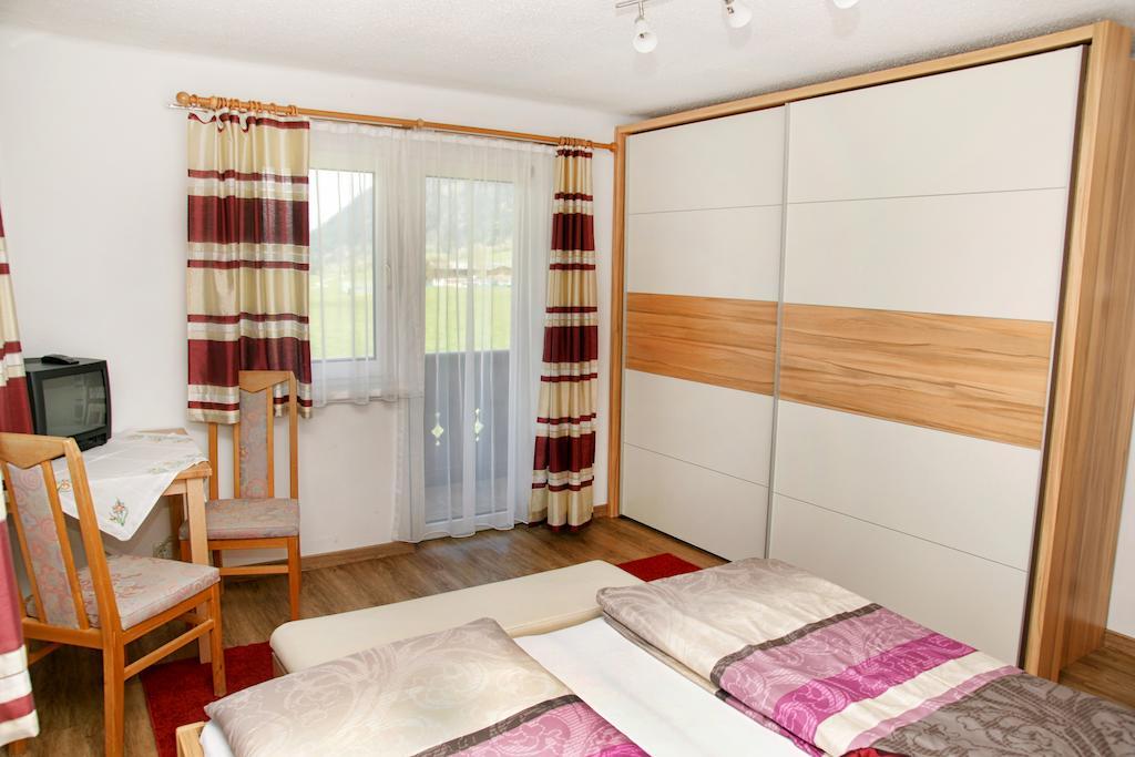 Hotel Haus Gabriela Itter Zimmer foto